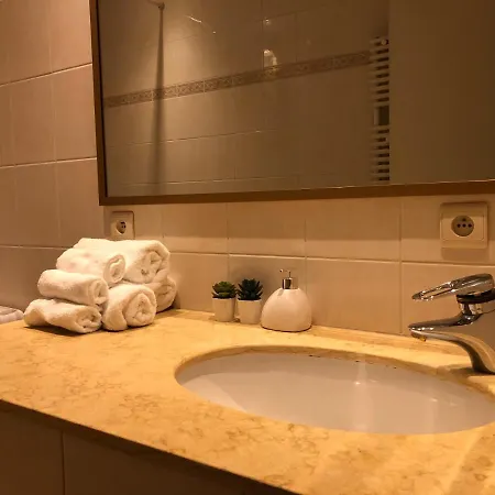 Lovely Two Bedroom With Free Parking * Antverpy